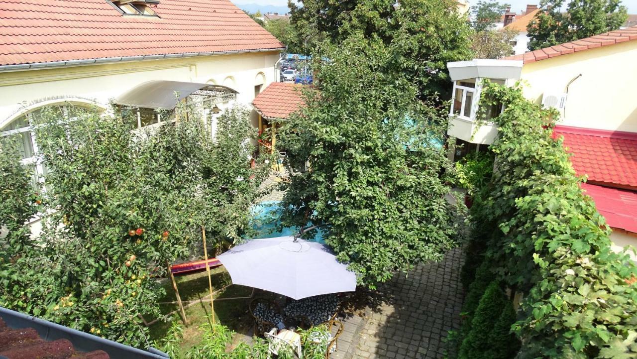 Casa Elysee Hotel Deva Exterior foto